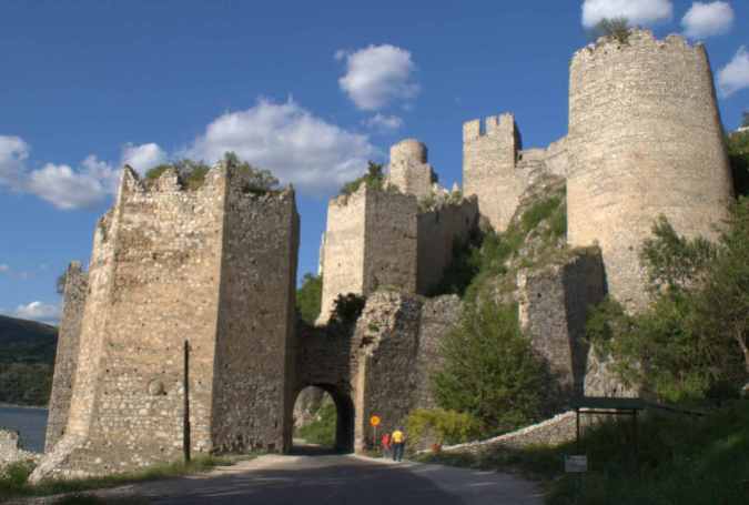 castle-golubac